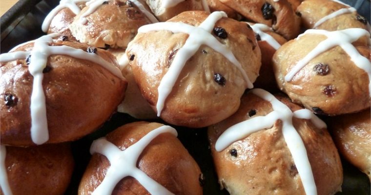 Fresh From the Oven April Challenge — Hot Cross Buns