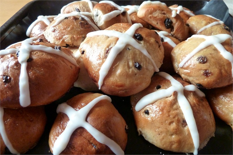Fresh From the Oven April Challenge — Hot Cross Buns